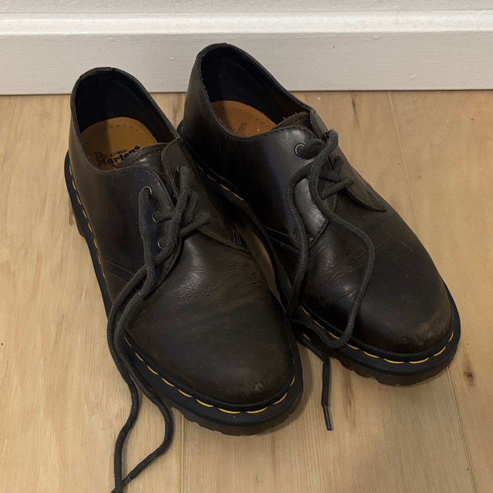 Women’s Black Leather Oxford Shoes